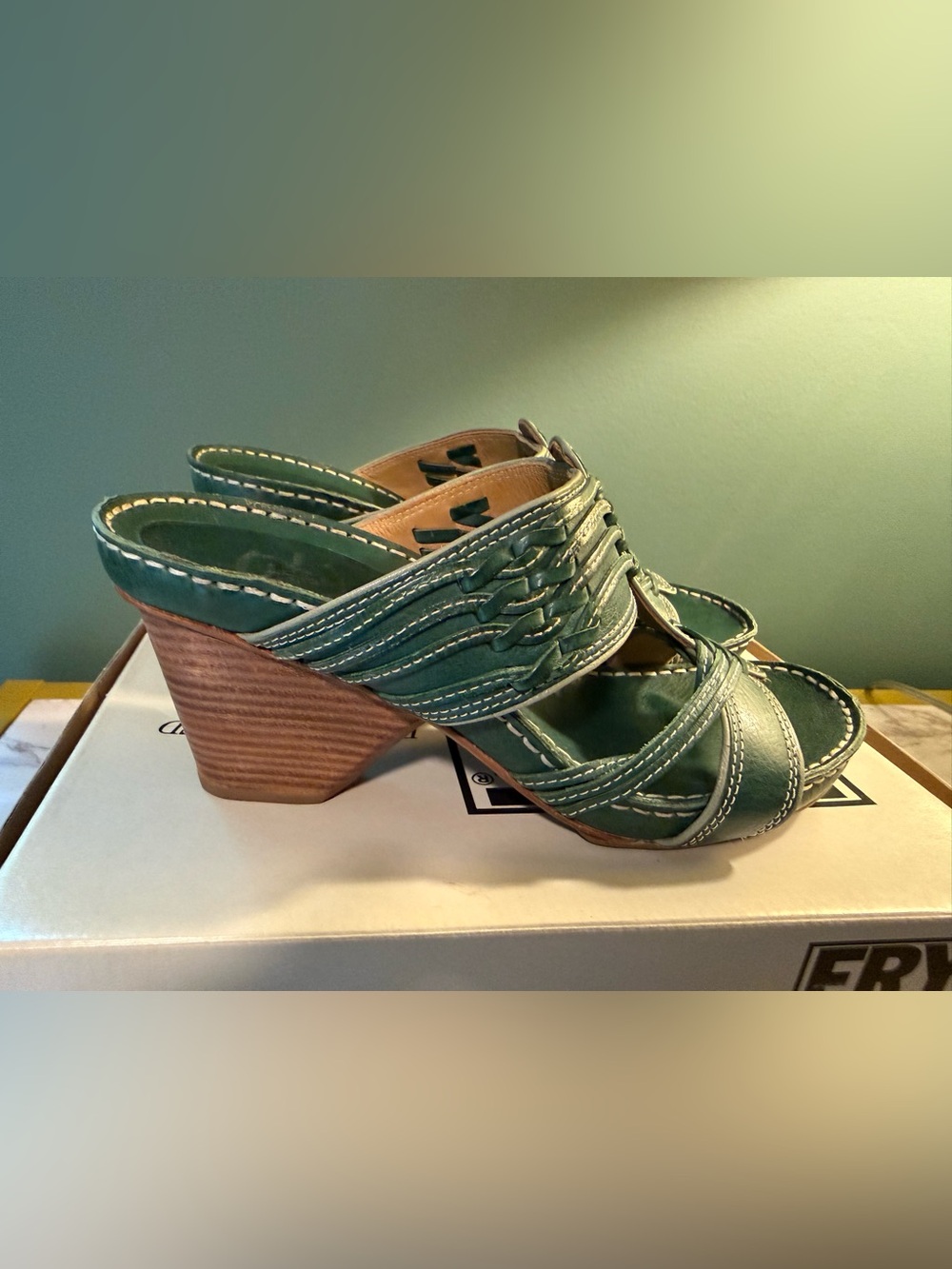 Frye NIB Audrey Strappy Slide - Green